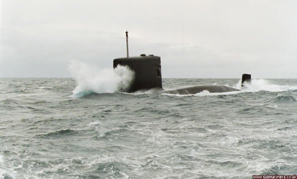 HMS Upholder diving